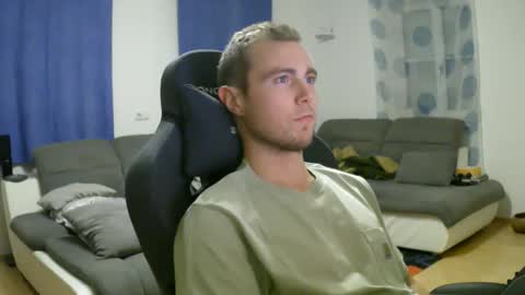 John Pearl online show from 12.05.25