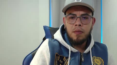 Snapshot of herick_baker chatting on 04.04.26 herick_baker online show from 04.04.26