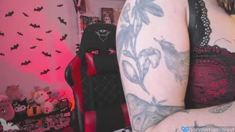 Snapshot of herinfernalmajesty chatting on 01.08.25  Marie  online show from 01.08.25