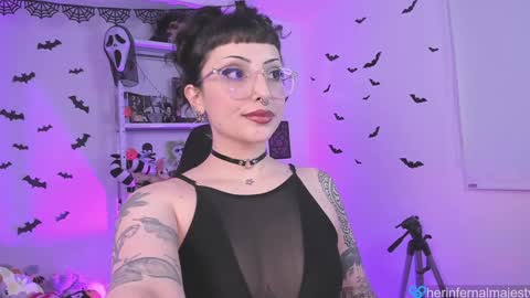 Snapshot of herinfernalmajesty chatting on 01.10.25  Marie  online show from 01.10.25