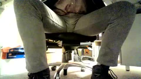 Snapshot of hering76 chatting on 12.27.24 hering76 online show from 12.27.24