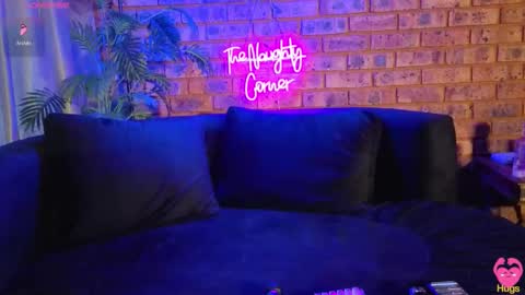 Snapshot of herjourneyxoxo chatting on 09.29.25 HerJourneyXoXo online show from 09.29.25