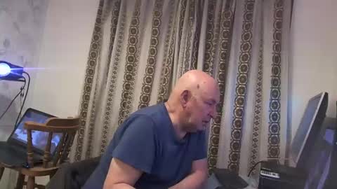 Snapshot of hermeneutika chatting on 01.20.25 mature online show from 01.20.25