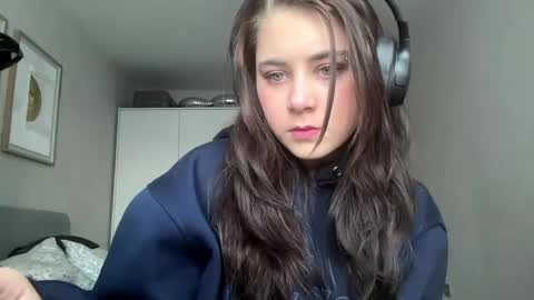 Juliana online show from 04.21.26