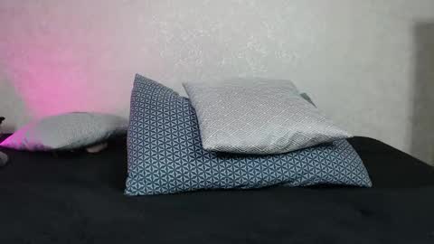 Snapshot of hesssa chatting on 11.21.25 Hesssa Prime time The broadcasts start at 3am and 3 pm London time online show from 11.21.25