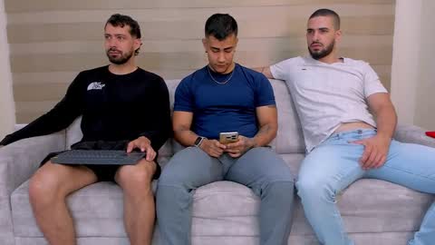 heteros men online show from 02.22.25