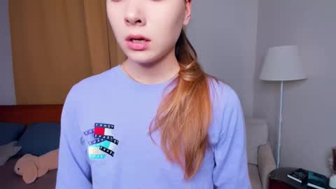 Snapshot of hettiereimel chatting on 11.30.25 Linda online show from 11.30.25