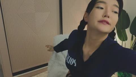 Snapshot of hey_herbal chatting on 12.14.24 Audrey online show from 12.14.24