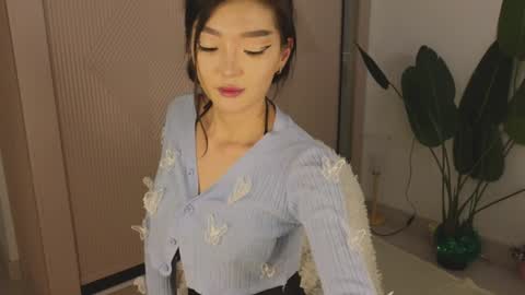 Snapshot of hey_herbal chatting on 12.15.24 Audrey online show from 12.15.24
