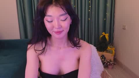 Snapshot of hey_herbal chatting on 01.02.25 Audrey online show from 01.02.25