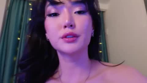 Snapshot of hey_herbal chatting on 01.09.25 Audrey online show from 01.09.25