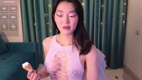 Snapshot of hey_herbal chatting on 01.22.25 Audrey online show from 01.22.25