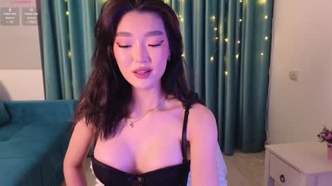 Snapshot of hey_herbal chatting on 01.23.25 Audrey online show from 01.23.25