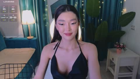 Snapshot of hey_herbal chatting on 02.06.25 Audrey online show from 02.06.25