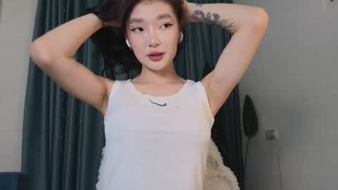 Snapshot of hey_herbal chatting on 03.05.25 Audrey online show from 03.05.25