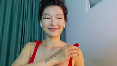 Snapshot of hey_herbal chatting on 09.28.25 Audrey online show from 09.28.25