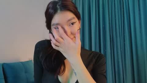 Snapshot of hey_herbal chatting on 10.16.25 Audrey online show from 10.16.25