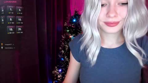 Snapshot of hey_nora_ chatting on 02.04.25 Nora online show from 02.04.25