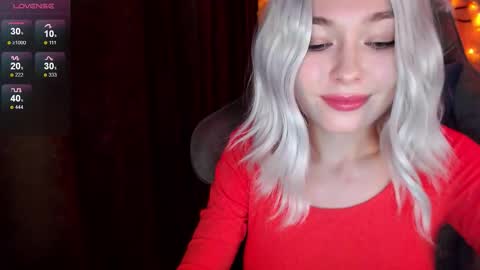 Snapshot of hey_nora_ chatting on 10.26.25 Nora online show from 10.26.25