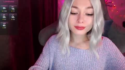 Snapshot of hey_nora_ chatting on 11.22.25 Nora online show from 11.22.25