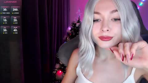 Snapshot of hey_nora_ chatting on 01.14.26 Nora online show from 01.14.26