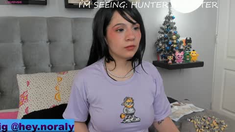 Snapshot of hey_noraly chatting on 12.10.24 Noraly online show from 12.10.24