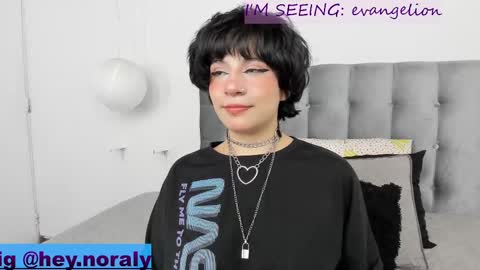 Snapshot of hey_noraly chatting on 02.10.25 Noraly online show from 02.10.25