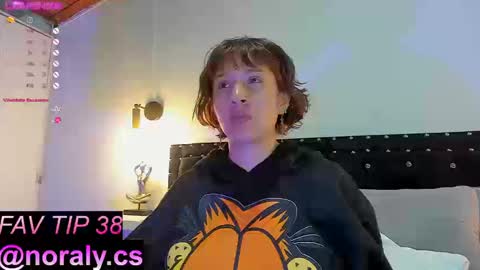 Snapshot of hey_noraly chatting on 09.12.25 Noraly online show from 09.12.25