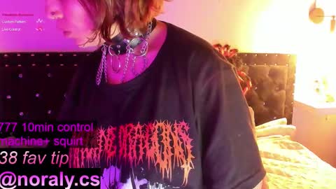 Snapshot of hey_noraly chatting on 10.19.25 Noraly online show from 10.19.25