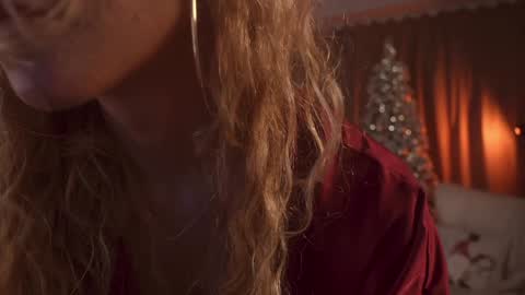 Snapshot of heybanan chatting on 12.12.24 Alina online show from 12.12.24