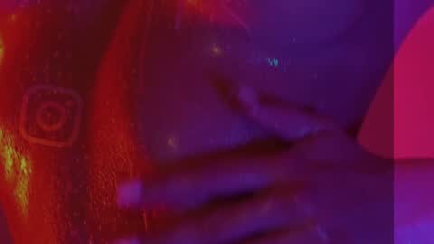 Snapshot of heybanan chatting on 01.12.25 Alina online show from 01.12.25