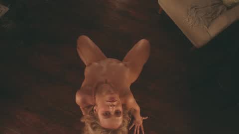 Snapshot of heybanan chatting on 01.30.25 Alina online show from 01.30.25