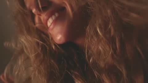 Snapshot of heybanan chatting on 02.10.25 Alina online show from 02.10.25