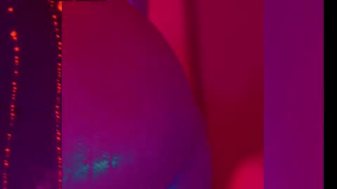 Snapshot of heybanan chatting on 02.27.25 Alina online show from 02.27.25