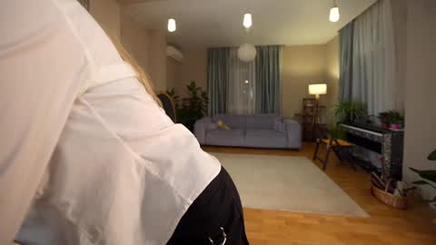 Snapshot of heybanan chatting on 11.09.25 Alina online show from 11.09.25