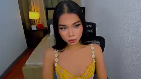 Snapshot of heyitsafira chatting on 06.28.26 SAFIRA 3 online show from 06.28.26