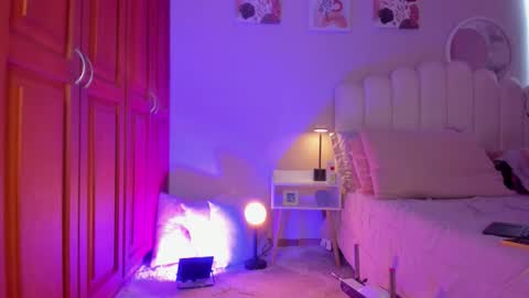 Martina Ricci Show schedule Monday to Friday 8am colombia time I work some weekends  online show from 02.23.26