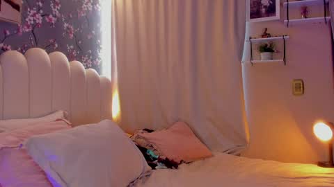 Martina Ricci Show schedule Monday to Friday 8am colombia time I work some weekends  online show from 06.08.26