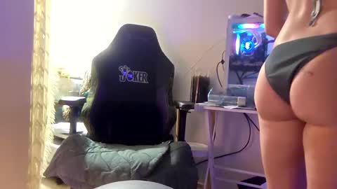 FlexieFae online show from 02.27.25