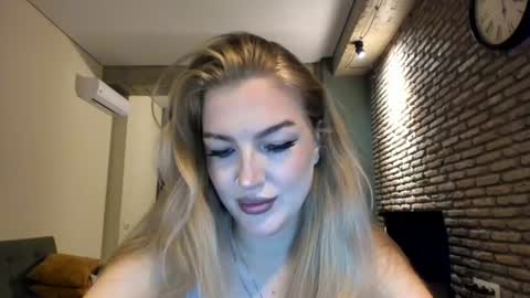 Snapshot of hi_lina chatting on 06.23.26 Hi lina online show from 06.23.26
