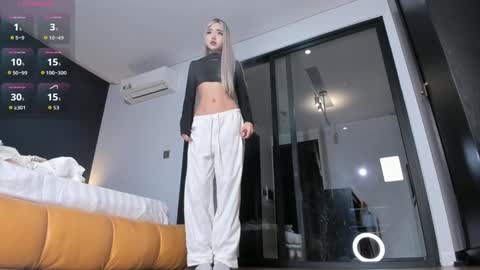 Snapshot of hi_miki chatting on 01.07.26 Mikio online show from 01.07.26