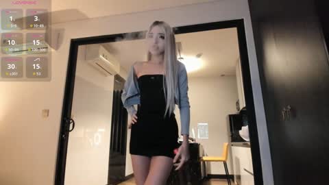 Snapshot of hi_miki chatting on 01.10.26 Mikio online show from 01.10.26