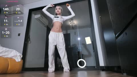 Snapshot of hi_miki chatting on 01.16.26 Mikio online show from 01.16.26