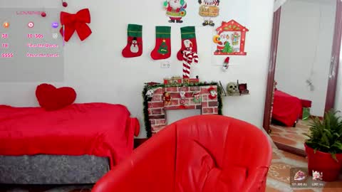 Snapshot of hi_moon chatting on 01.06.26 hi_moon online show from 01.06.26