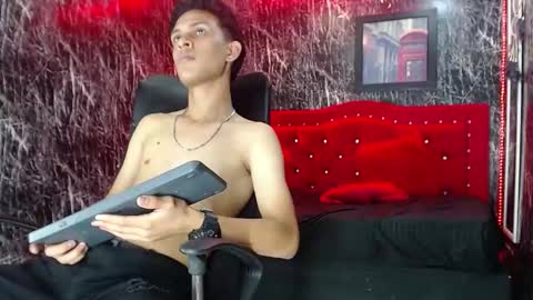 Snapshot of hidan_22 chatting on 01.27.25 HIDAN online show from 01.27.25