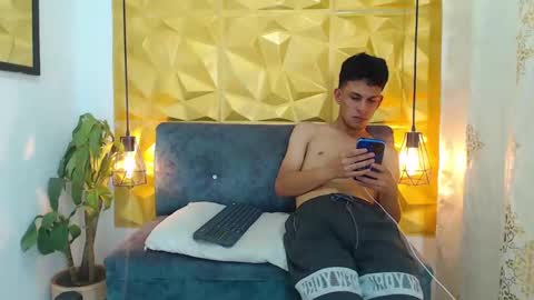 Snapshot of hidan_22 chatting on 03.08.25 HIDAN online show from 03.08.25