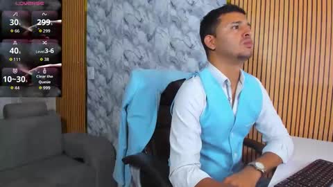 Snapshot of hiddenoffice chatting on 01.19.26 George online show from 01.19.26