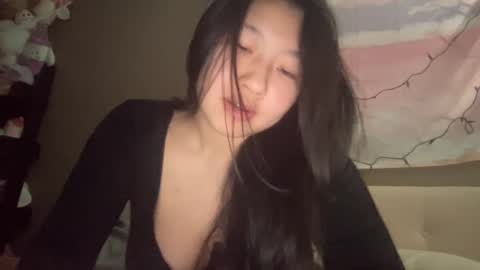 Snapshot of hiddenr0se chatting on 03.04.25 HiddenR0se online show from 03.04.25