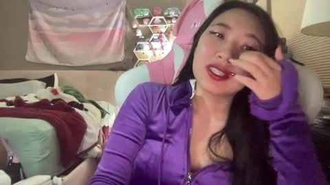 Snapshot of hiddenr0se chatting on 10.11.25 HiddenR0se online show from 10.11.25