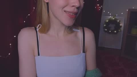 Snapshot of hihi_im_chloe chatting on 12.04.24 Chloe online show from 12.04.24